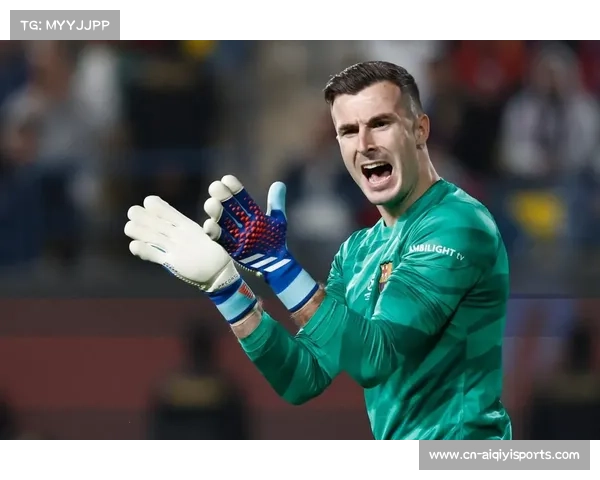 巴萨旧将佩尼亚面对老东家，多次扑救获主场掌声